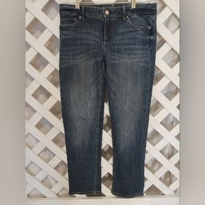 White House Black Market women's slim croped size 6.